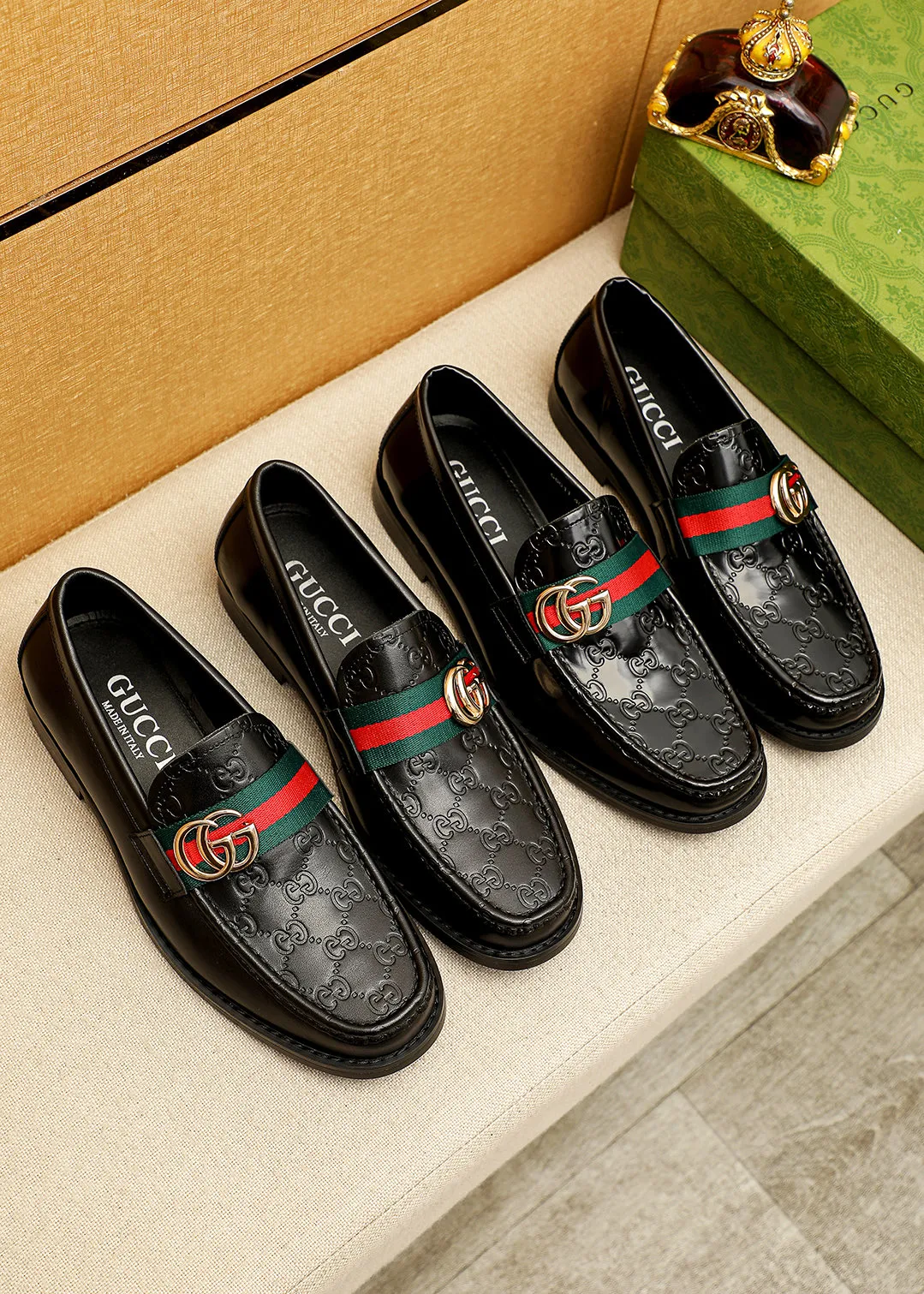 Men's shoes 💰480 💐 Product trademark: GUCCI "Gucci" casual leather shoes Regular size: 38-44 (45.46🉑️customized) Product materials: Selected imported first-layer open-edge beaded cowhide embossed upper + luxury hardware buckle, imported water-dyed cowhide leather lining. Strong three-dimensional visual effect, original outsole color: 2 colors available